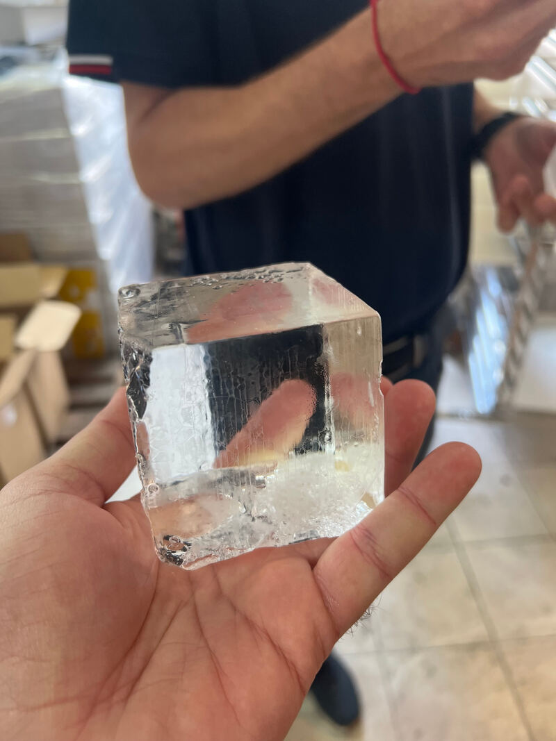 Glasklarer Mr Ice Bar Würfel